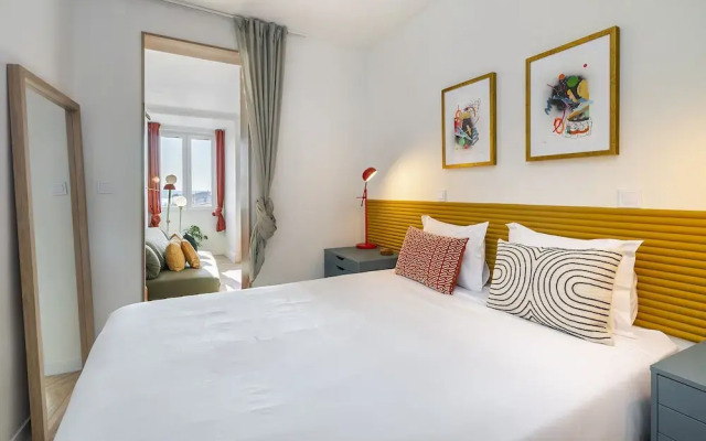 Historic Centre Modern Masterpiece W River Views