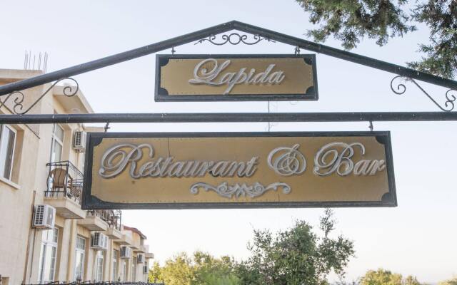 Lapida Hotel вид на фасад
