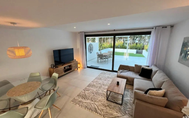 New 3 bed townhouse Estepona beachside