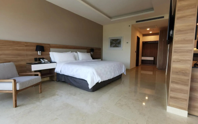 Holiday Inn & Suites Puerto Vallarta Marina & Golf by IHG
