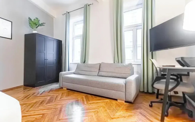Elegant 1BR Apt Steps from Praterstern
