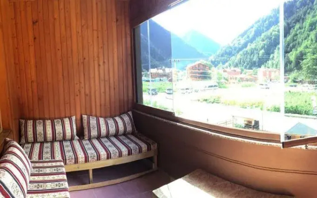 Minaz Hotel