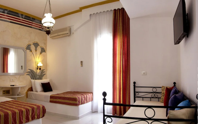 Black Sandy Beach Hotel