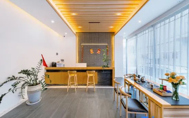 Nosedun Hotel (Dali High-Speed Railway Station Erhai Park)