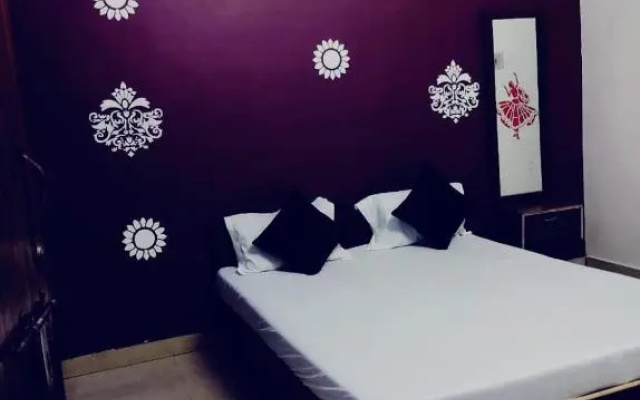 Red Stone Hotel