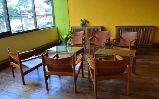El Velero Hotel