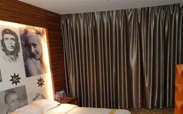 Jiujiang 168 Inn