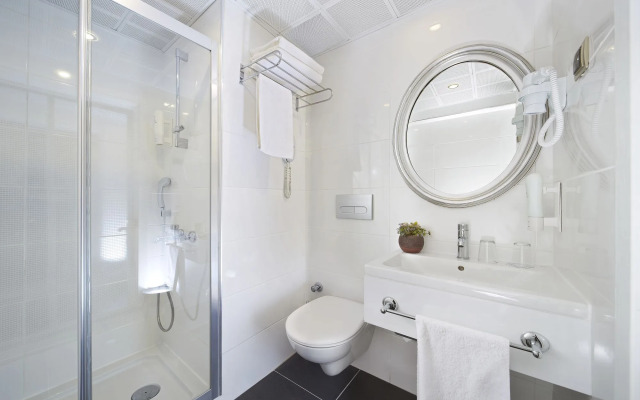 Ideal Pearl Hotel