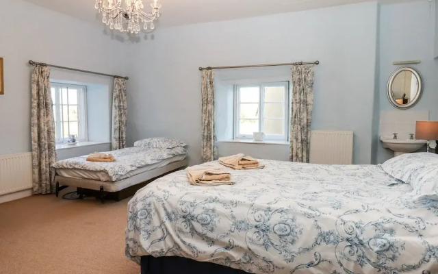Twelve Oaks Farmhouse