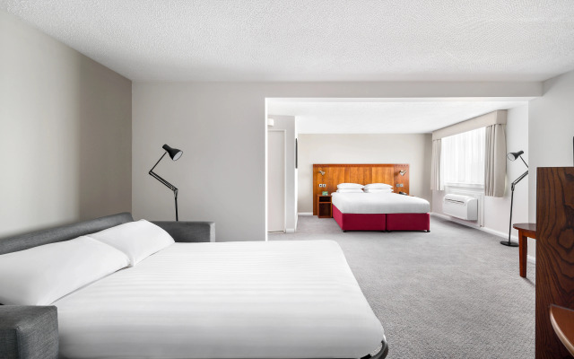 Holiday Inn Northampton by IHG