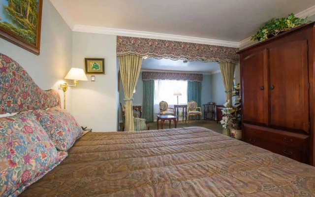 Carmel Inn And Suites