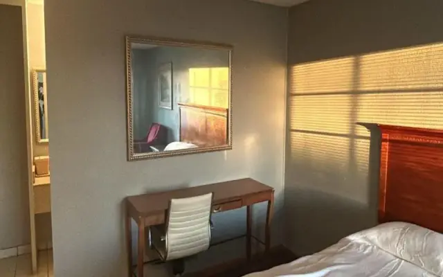 Hiway Inn Express Of Elk City
