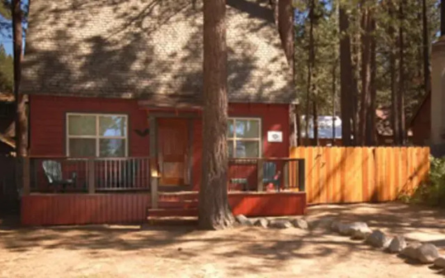 RedAwning Forest Avenue Holiday home