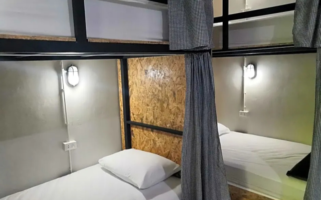 Backpack Hostel Kohyaoyai