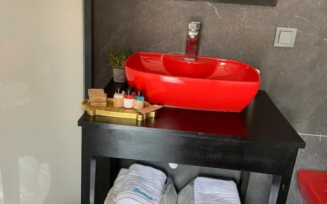 Assos Bianca Suites