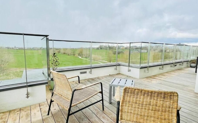 Luxury 3 bedrooms- Terrace and Parking