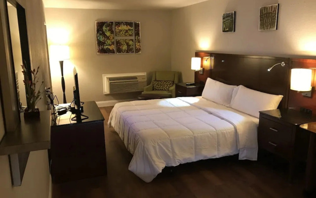 Stratus Suites - Boutique Hotel