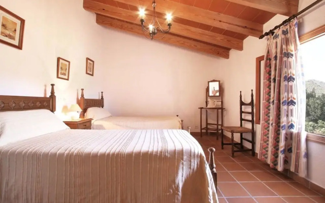 Villa - 5 Bedrooms with Pool - 103159
