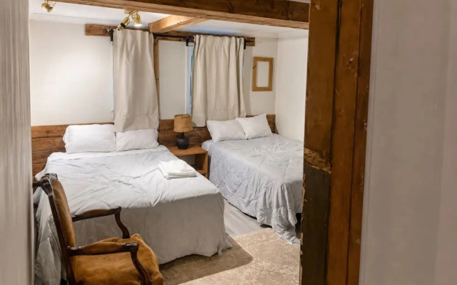 Carlton Family Suite