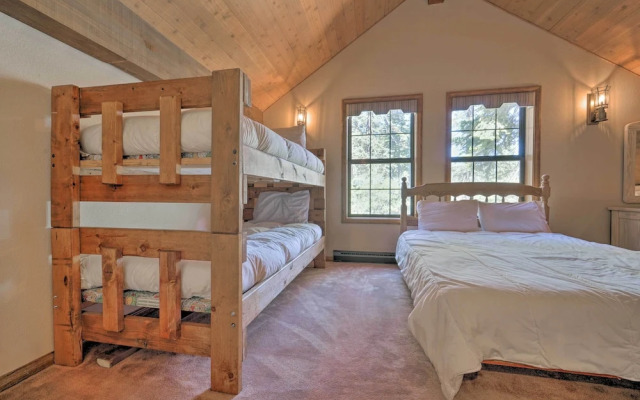 Wraparound Deck & Pool Access: Truckee Cabin
