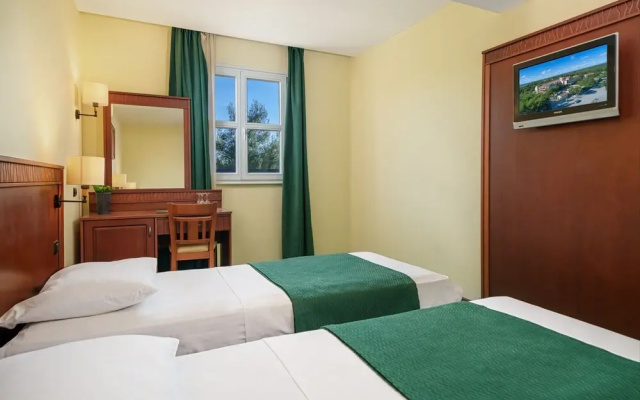 Excellent Park View Room With Breakfast Included