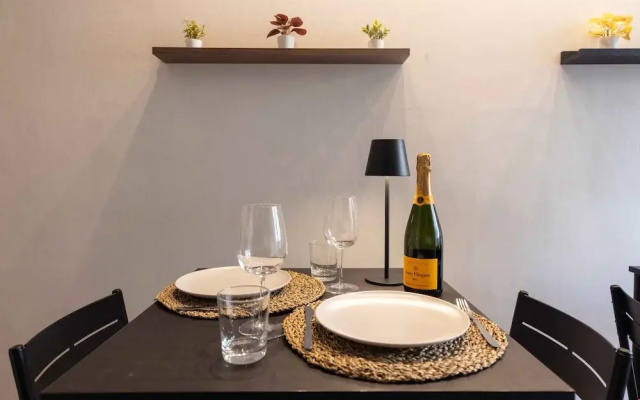 Urban Chic Luxury Suite Apartments