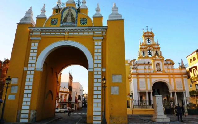 Preciosa casa grande con patio en Sevilla 8PAX