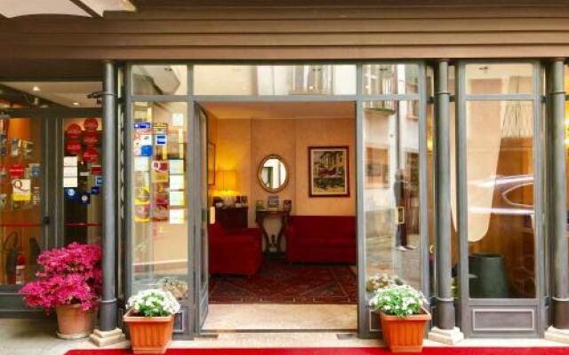 Отель Intra Hotel Италия, Вербания - отзывы, цены и фото номеров - забронировать отель Intra Hotel онлайн вид на фасад