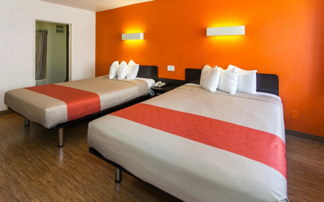 Motel 6 Hollywood