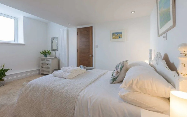 Hepworth Apartment