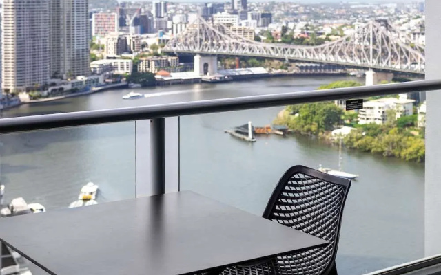 Oaks Brisbane on Felix Suites