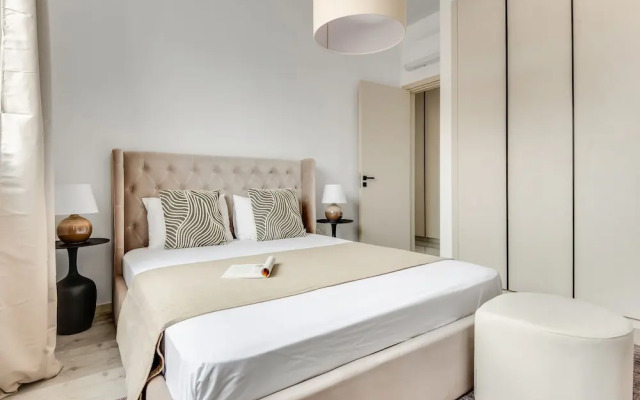 Sanders Premier - Lovely 2 bdr apt With Balcony