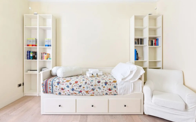 Corso Vercelli Elegant Apartment