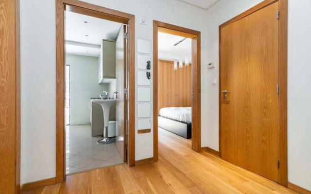 Relax 1bdr Apt by the River W/balcony & Parking!