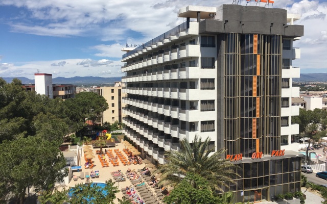 Отель Ohtels Playa de Oro Испания, Салоу - 7 отзывов об отеле, цены и фото номеров - забронировать отель Ohtels Playa de Oro онлайн вид на фасад