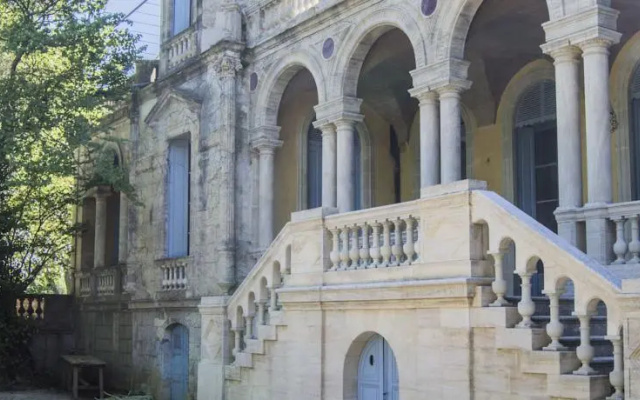 Chateau Sainte Cecile