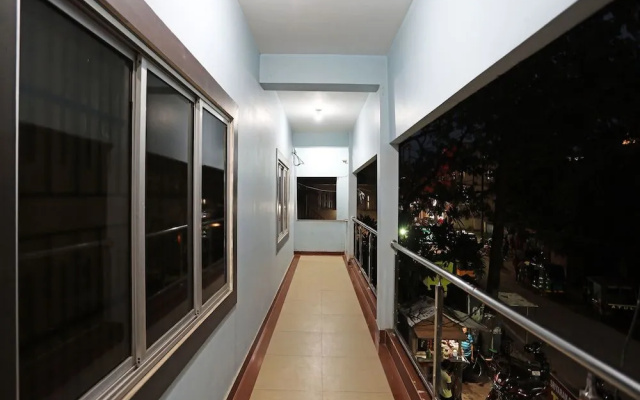 OYO 16821 Hotel Senapati Palace