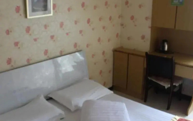 Ruyi ApartHotel