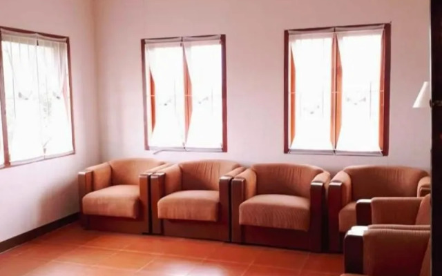 Villa Orange Lembang Pengkolan By Zuzu