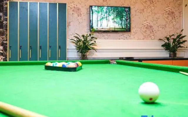Mingzhu Holiday Hotel