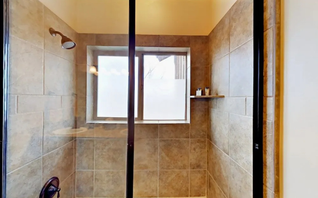 8437 Pointe Dr Home