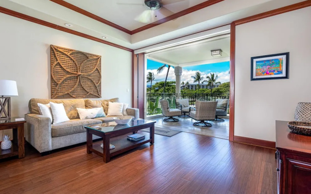 Kolea Circle #16e 2 Bedroom Condo by RedAwning