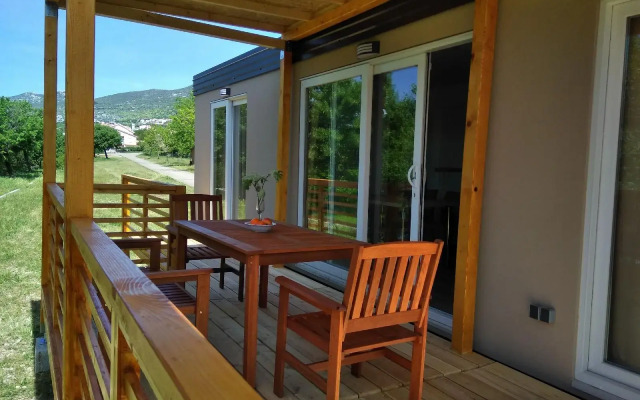 Queen Campagna mobile homes Klenovica