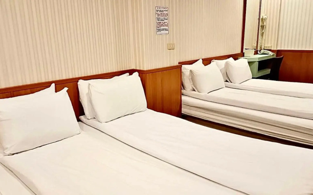 Yinglun Hotel