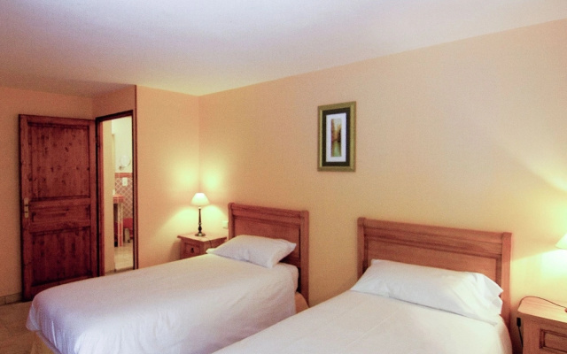 Luxury Apartment With Terrace, Sauna, Tennis, and Heated Pool