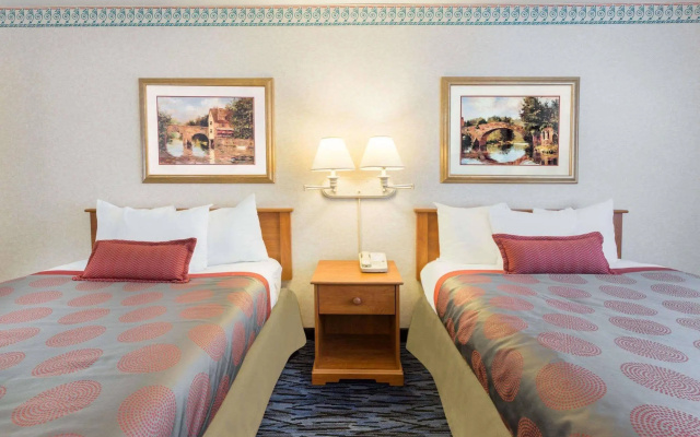 Holiday Inn Hotel & Suites SEATTLE-KENT