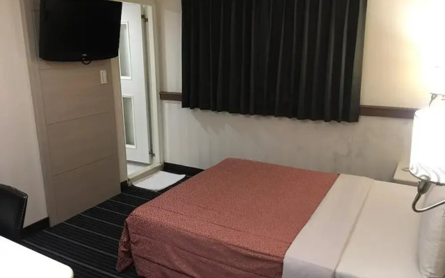 CaRry Hotel