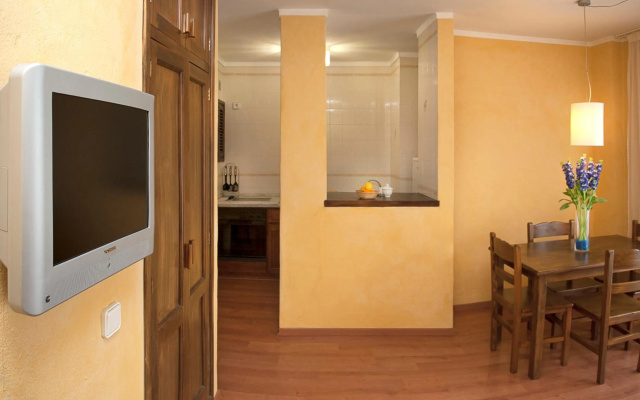 Апартаменты Parot Apartments