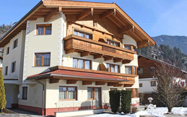 Apartment in Kaltenbach Near Ski Lift