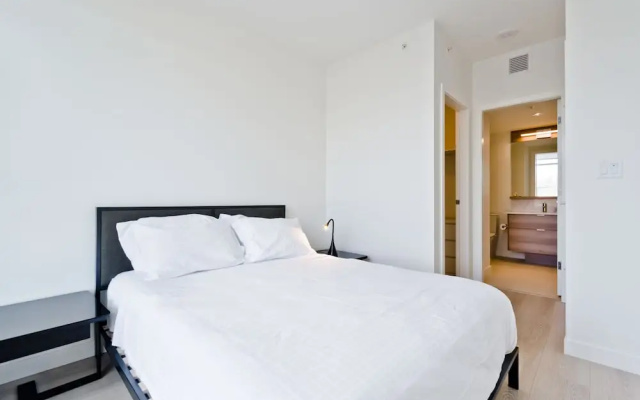Suite Digs Waterfront
